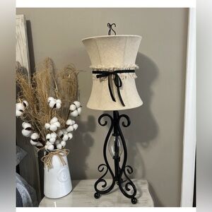 Modern American- European-Style Table Lamp-Black-Tan Wrought Iron-Like New
